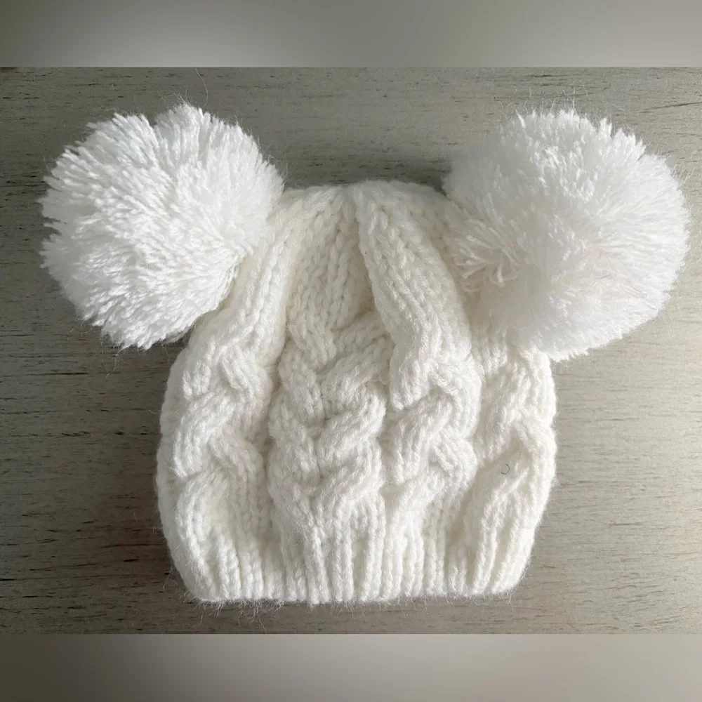 Angel Face Cozy White Knit Double Pom-Pom Beanie for Babies Size 0-6 months old.